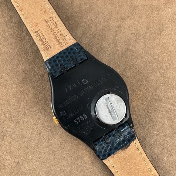 Rare Vintage Swatch Watch Moon Phase, Gold Plated Front Black Plastic Reverse - Picture 6 of 9